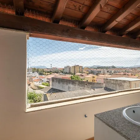Elegante Vista Mare Apartamento Olbia