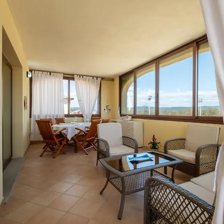 Elegante Vista Mare Appartement *