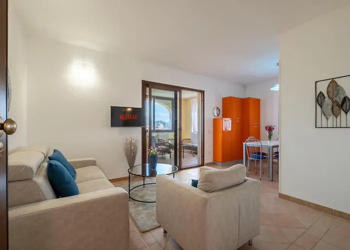 Elegante Vista Mare Apartman Olbia